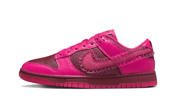 Dunk Low Valentines Day (2022)