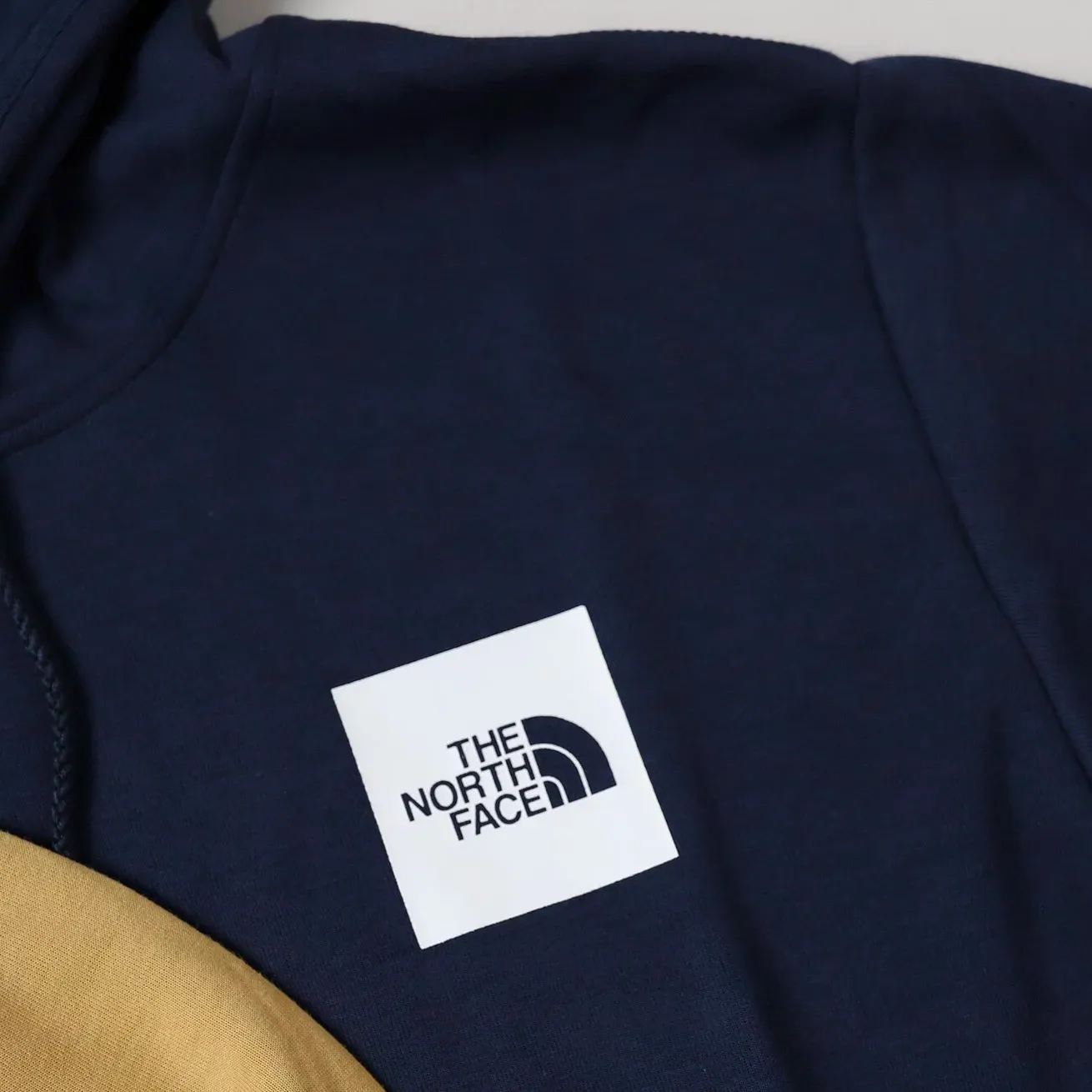 The North Face U Box Never Stop Exploring Hoodie [NF0A7QV2]